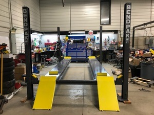 Four Post Hoist BendPak Automotive Garage